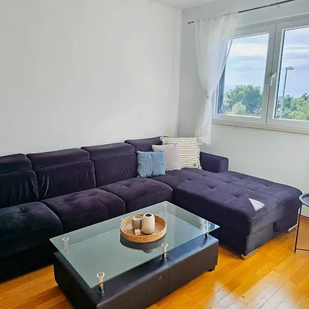 Stela, 2-bedrooms, Sea View And Parking Appartement