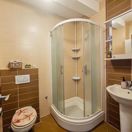 Stela, 2-bedrooms, Sea View And Parking * Makarska