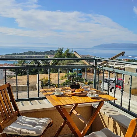 Stela, 2-bedrooms, Sea View And Parking Apartment Makarska